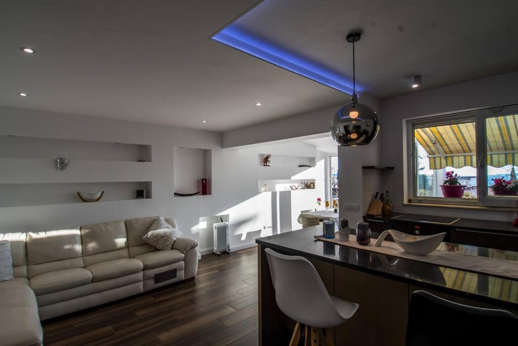 Luxury Apartment Martinis With Pool Split Exterior foto